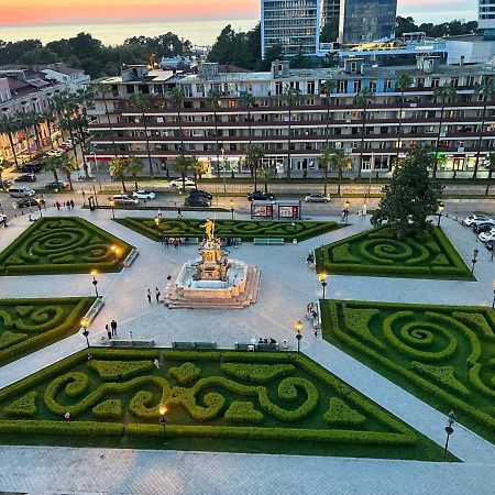 Apartment Boulevardside Батуми Екстериор снимка